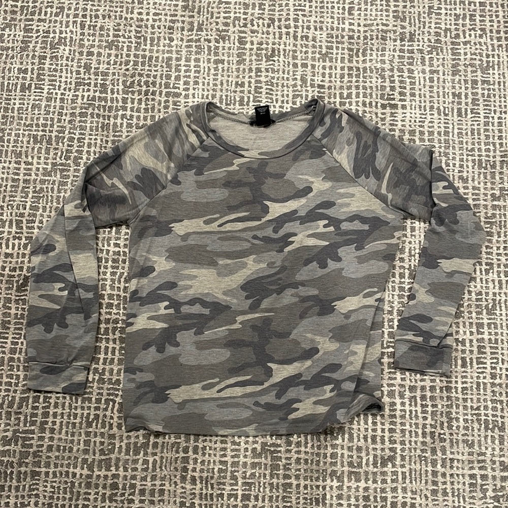 Like new camouflage top